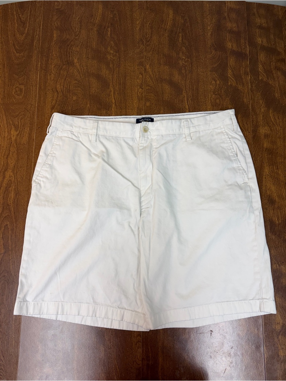 Nautica Men's White Classic Chino Shorts 40W